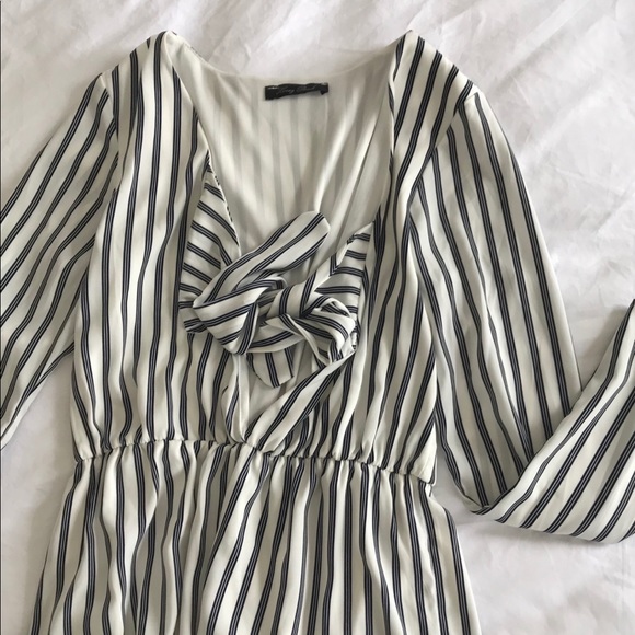 Stripped Romper with front tie - Picture 7 of 7